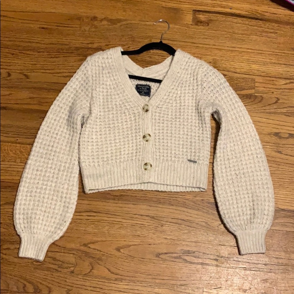 cropped abercrombie sweater